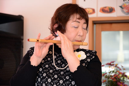 磯山さんは、篠笛の演奏も披露してくださいました