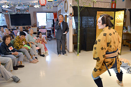 中山東水先生の歌・河藤たつ若先生一座の舞踊のコラボレーション。『一本刀土俵入り』『しぐれの半次郎』も披露されました。