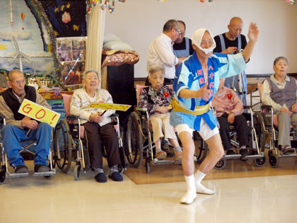 さすが、八千代連の踊り手。動きのキレが違います。